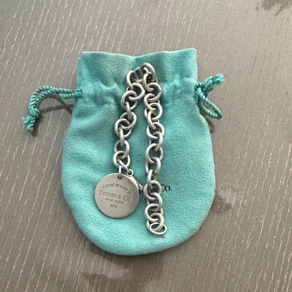Tiffany & Co. Silver Chain Bracelet with Turquoise Pouch